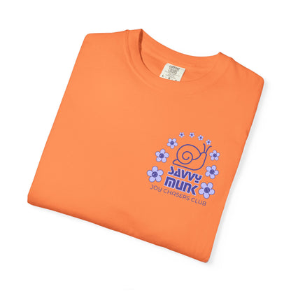 Savvy Munk - Otis under Flower Bow - Unisex T-Shirt